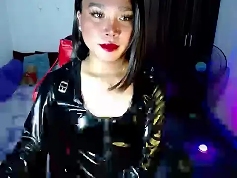 Snapshot of Urassiansweetcummer chatting on May 4, 2:04 am Urassiansweetcummer online show from May 4, 2:04 am