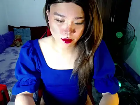 Urassiansweetcummer online show from March 24, 3:28 am