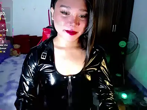 Urassiansweetcummer online show from July 26, 2:51 am