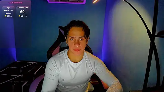 Maximiliano scoott   online show from October 3, 6:53 pm
