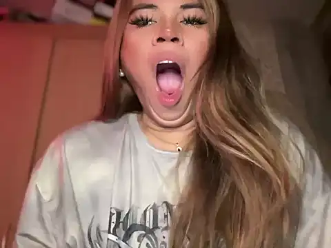 Snapshot of goddessofalltime chatting on December 5, 4:22 am goddessofalltime online show from December 5, 4:22 am