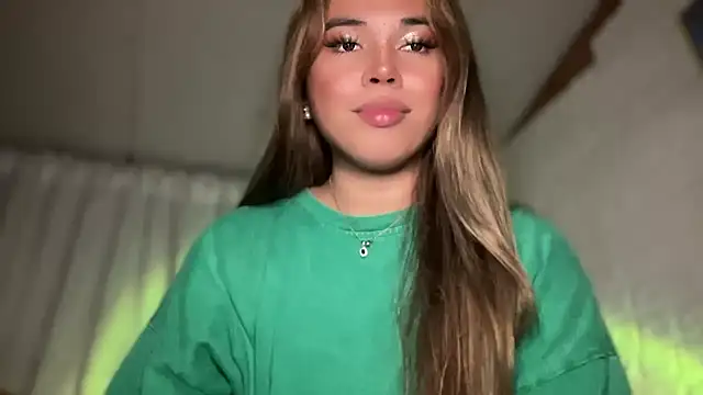 Snapshot of goddessofalltime chatting on November 16, 2:44 pm goddessofalltime online show from November 16, 2:44 pm