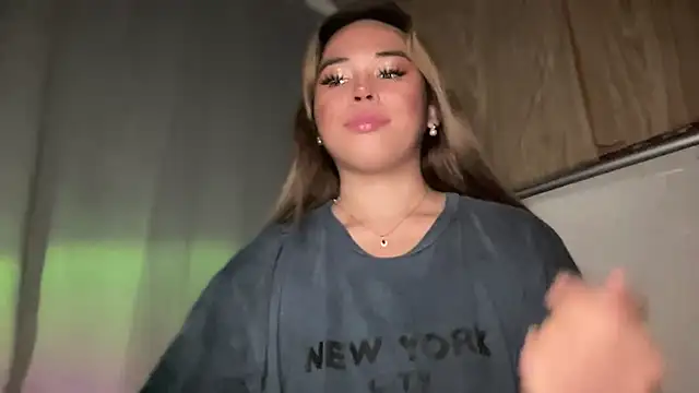 Snapshot of goddessofalltime chatting on November 23, 5:12 pm goddessofalltime online show from November 23, 5:12 pm