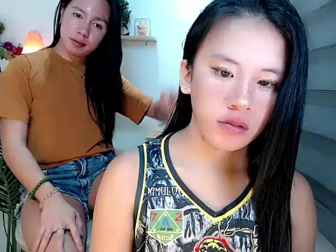 Snapshot of lovely_sofiaxx chatting on December 16, 12:15 am lovely sofiaxx online show from December 16, 12:15 am