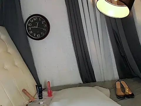 Foxxy Barbie online show from May 16, 9:41 am