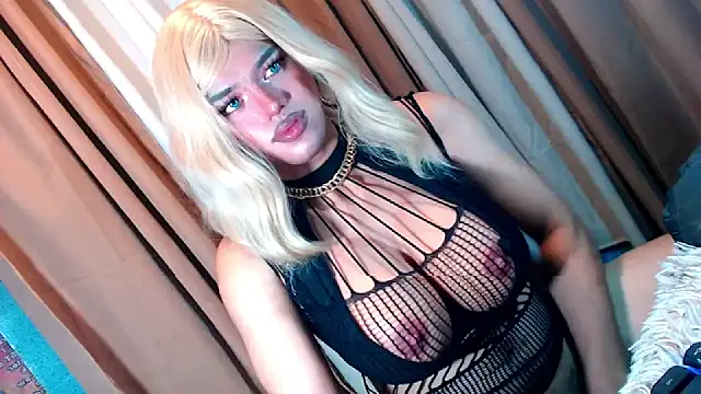 GoddessOFHUGEx online show from October 27, 7:04 pm