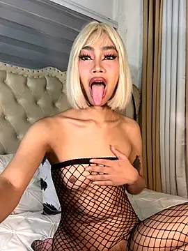 Snapshot of Innocent_yanixx69 chatting on October 2, 10:02 pm Innocent yanixx69 online show from October 2, 10:02 pm