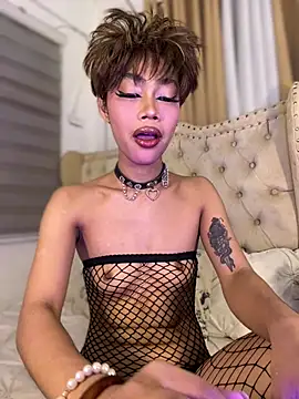 Snapshot of Innocent_yanixx69 chatting on July 18, 8:39 pm Innocent yanixx69 online show from July 18, 8:39 pm