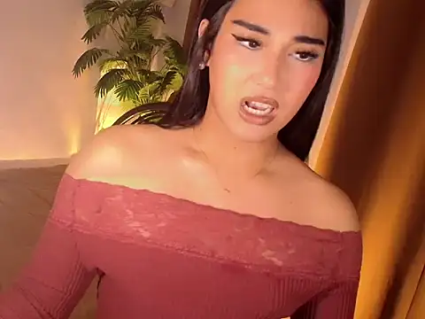 Snapshot of magnificent_kitana chatting on June 29, 8:30 pm magnificent kitana online show from June 29, 8:30 pm
