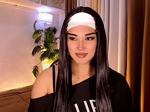 Snapshot of magnificent_kitana chatting on June 7, 7:52 pm magnificent kitana online show from June 7, 7:52 pm