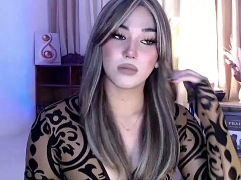 Snapshot of magnificent_kitana chatting on April 28, 1:15 pm magnificent kitana online show from April 28, 1:15 pm