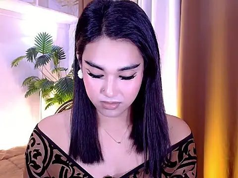 Snapshot of magnificent_kitana chatting on May 2, 4:23 pm magnificent kitana online show from May 2, 4:23 pm