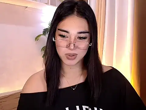 Snapshot of magnificent_kitana chatting on May 10, 9:38 pm magnificent kitana online show from May 10, 9:38 pm