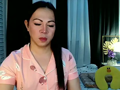 Snapshot of _Carmilla chatting on January 8, 1:17 pm Carmilla online show from January 8, 1:17 pm