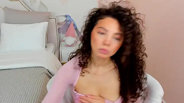 Snapshot of MargaretPeace chatting on December 15, 3:01 am MargaretPeace online show from December 15, 3:01 am