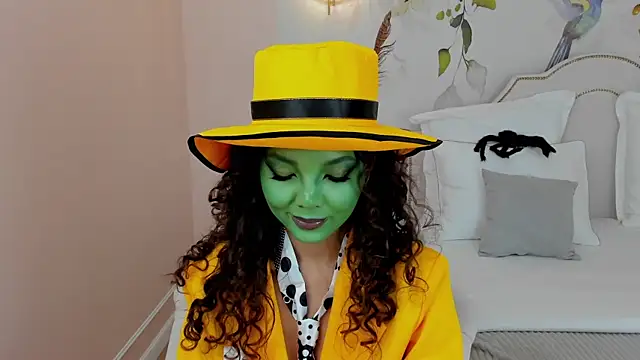 Snapshot of MargaretPeace chatting on November 1, 3:13 am MargaretPeace online show from November 1, 3:13 am