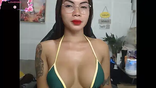 lucyheart777 online show from May 20, 1:35 am