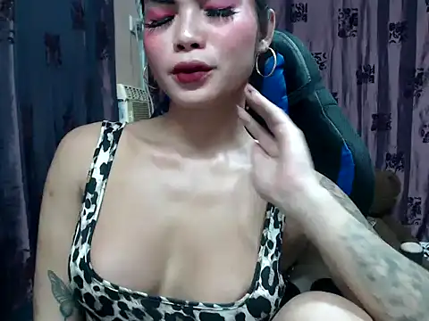 Snapshot of lucyheart777 chatting on September 15, 6:25 am lucyheart777 online show from September 15, 6:25 am