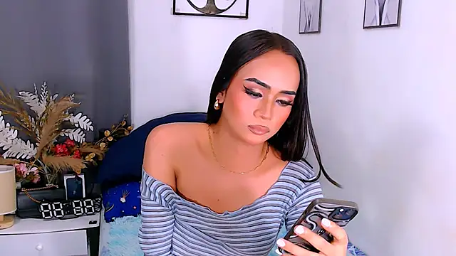 Zialustts online show from December 18, 6:12 pm