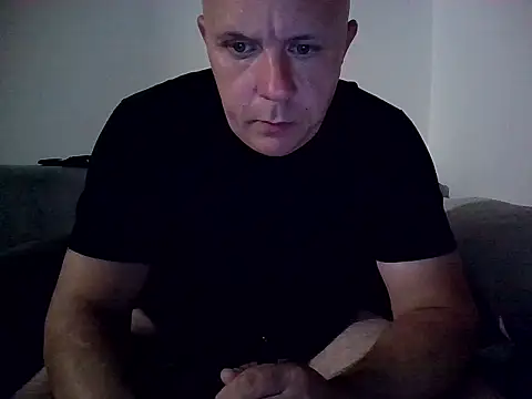 DaDDyLoVeSu83 online show from June 7, 7:30 pm