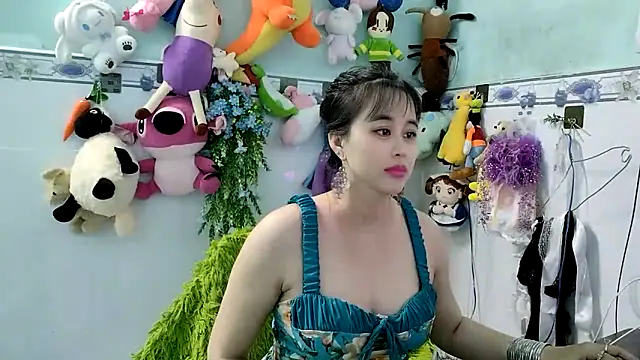 Snapshot of emgaixinhngoan chatting on October 28, 6:23 am emgaixinhngoan online show from October 28, 6:23 am