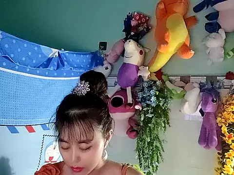 Snapshot of emgaixinhngoan chatting on November 14, 11:30 pm emgaixinhngoan online show from November 14, 11:30 pm