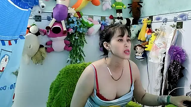 Snapshot of emgaixinhngoan chatting on November 17, 4:22 pm emgaixinhngoan online show from November 17, 4:22 pm