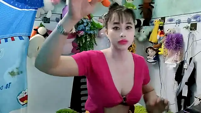 Snapshot of emgaixinhngoan chatting on November 6, 5:44 am emgaixinhngoan online show from November 6, 5:44 am