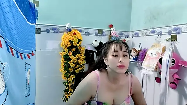 emgaixinhngoan online show from September 28, 3:52 pm