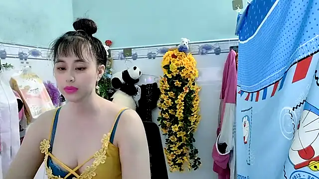 emgaixinhngoan online show from September 18, 3:04 pm
