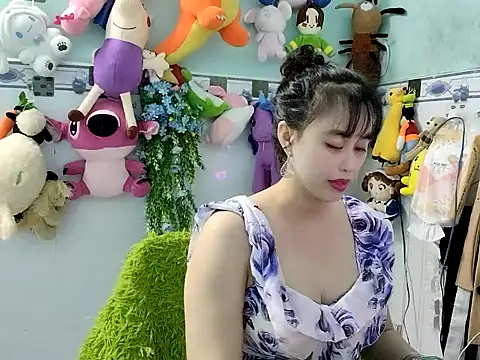 Snapshot of emgaixinhngoan chatting on November 12, 2:48 am emgaixinhngoan online show from November 12, 2:48 am