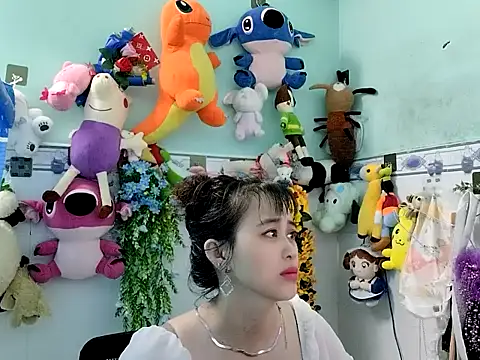 Snapshot of emgaixinhngoan chatting on November 24, 2:00 am emgaixinhngoan online show from November 24, 2:00 am