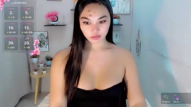 Snapshot of liane_mei chatting on June 29, 5:45 pm liane mei online show from June 29, 5:45 pm