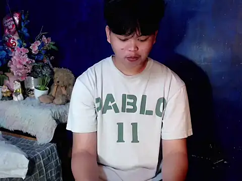 Reynelcock online show from February 10, 5:45 pm