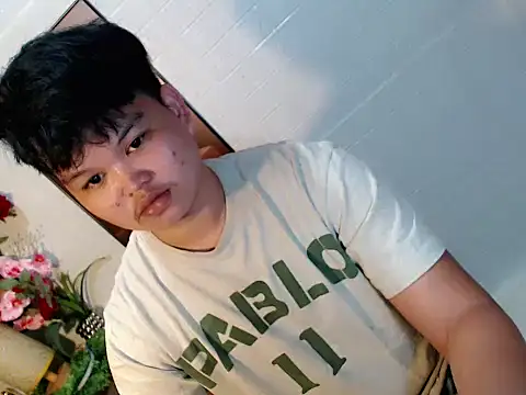 Snapshot of Reynelcock chatting on June 5, 5:34 am Reynelcock online show from June 5, 5:34 am