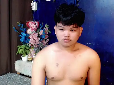 Reynelcock online show from March 26, 7:01 pm