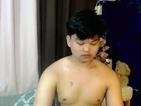 Reynelcock online show from March 31, 7:27 pm