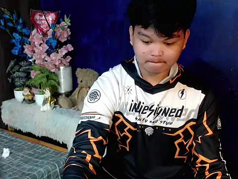 Reynelcock online show from March 10, 4:11 pm