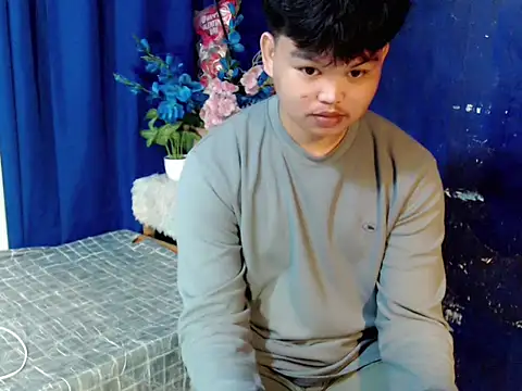 Reynelcock online show from February 17, 12:30 am