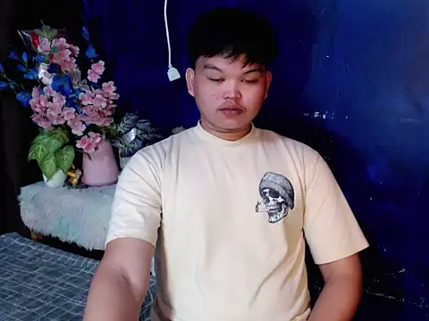 Reynelcock online show from April 15, 4:33 pm