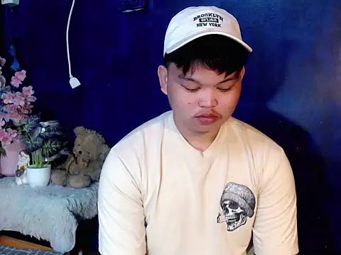 Reynelcock online show from April 14, 4:34 pm