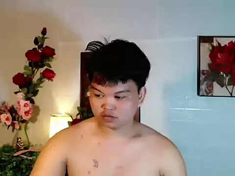 Snapshot of Reynelcock chatting on July 13, 4:34 am Reynelcock online show from July 13, 4:34 am