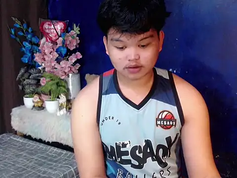 Reynelcock online show from March 8, 6:22 pm