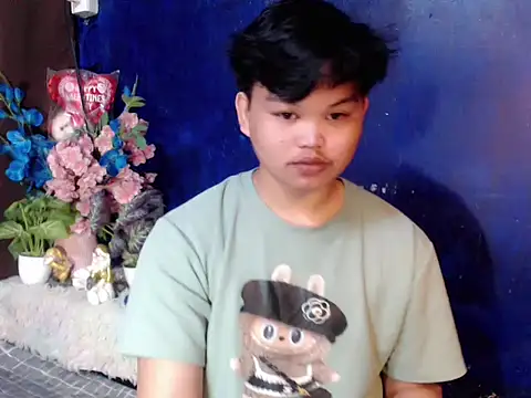 Reynelcock online show from April 9, 4:47 am