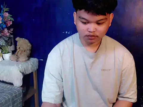 Reynelcock online show from April 13, 5:39 pm