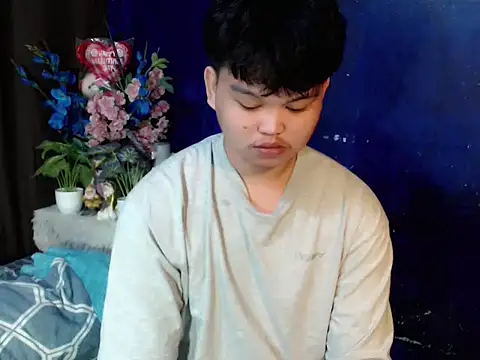 Reynelcock online show from March 24, 6:19 pm