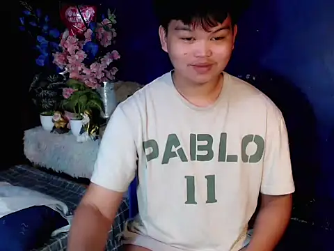 Reynelcock online show from March 13, 3:22 am