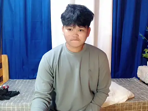 Reynelcock online show from February 3, 5:29 pm