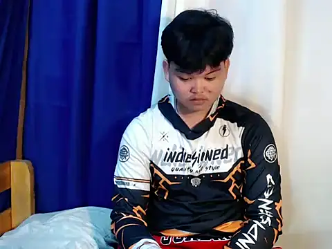 Reynelcock online show from November 2, 4:17 am