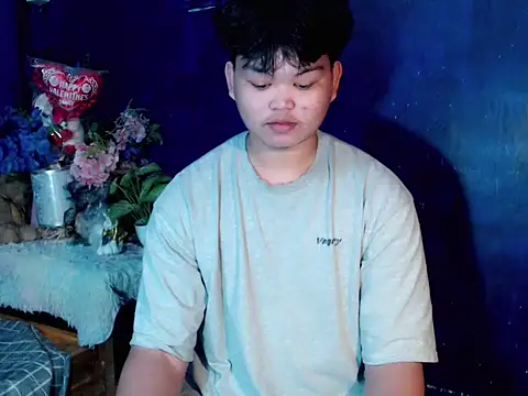 Reynelcock online show from November 11, 4:46 pm